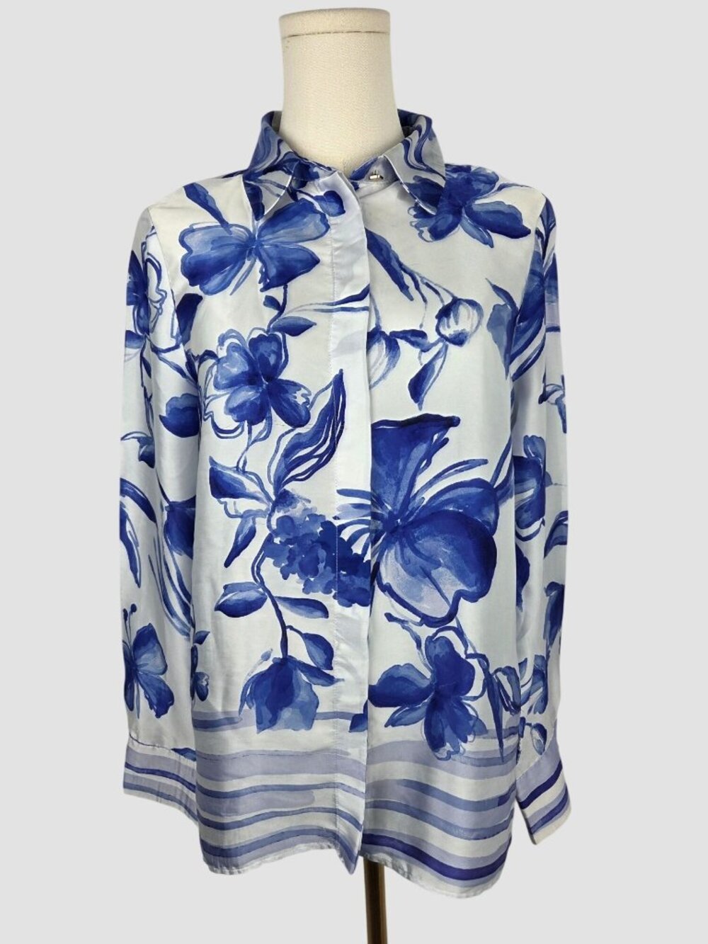 Zara Blue &‎ White Floral Satin Button Down Shirt Long Sleeve Blouse Size M